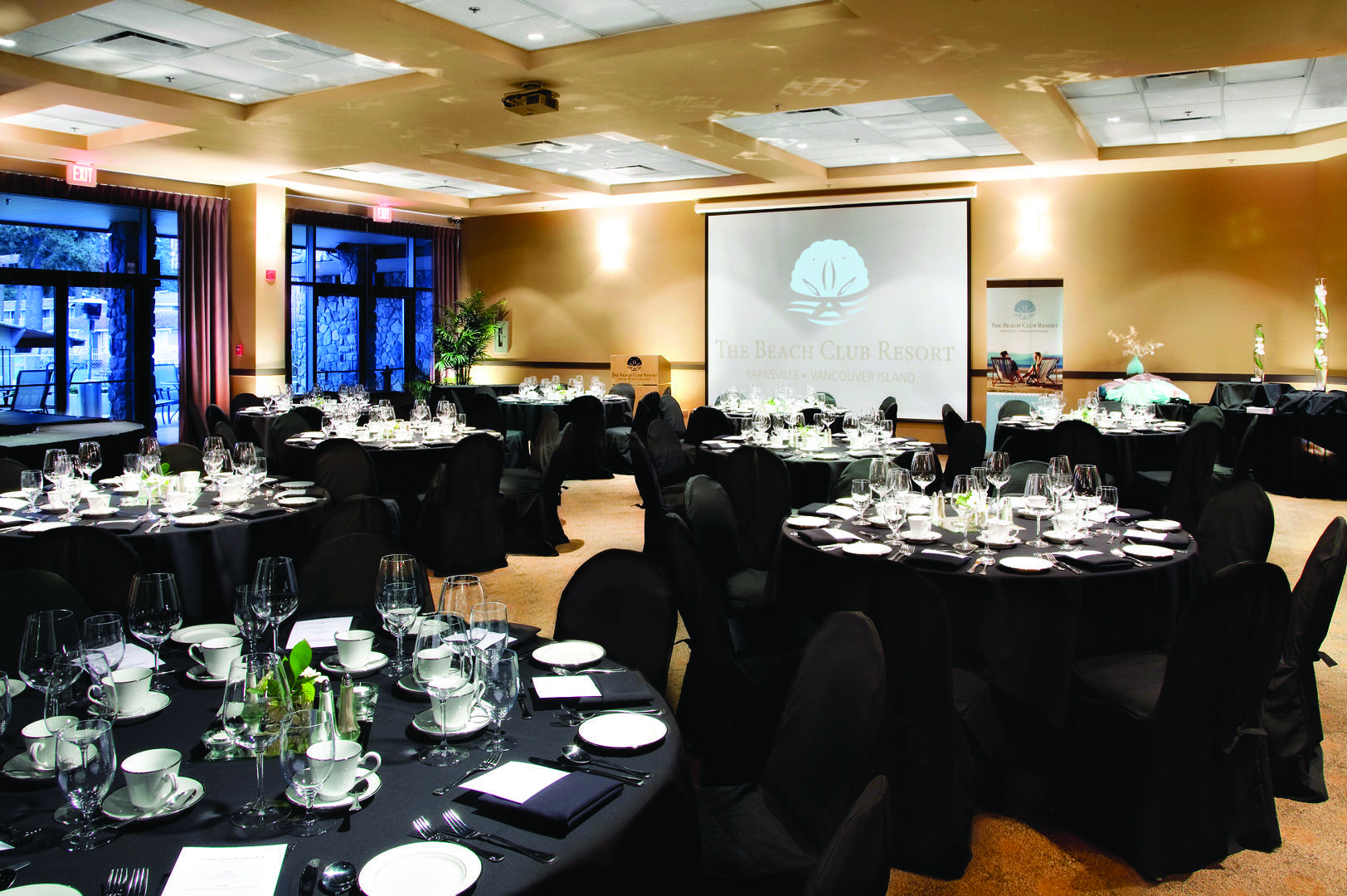 The Beach Club Resort — Bellstar Hotels & Resorts Parksville Restaurant bilde